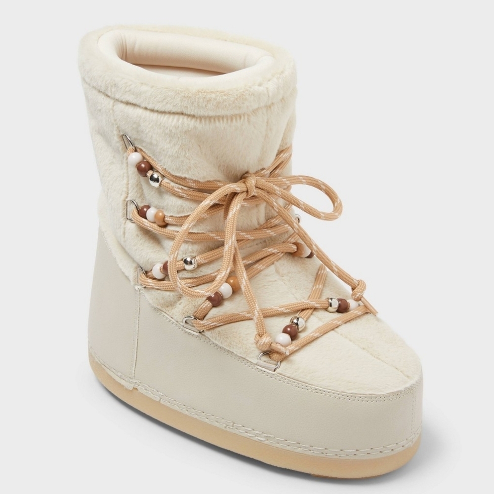 Universal Thread Zenita "Moon Boot" NWT Size 9 SOLD OUT NWT